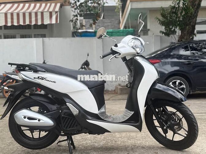 Shmode 2018 trắng đen