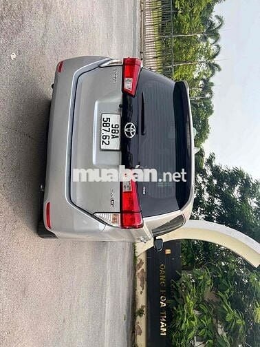 Toyota Innova G Bạc