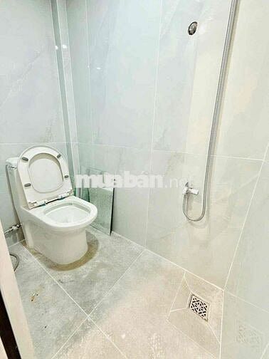 CHO THUÊ NGUYÊN CĂN NHÀ MỚI TẠ QUANG BỬU P3Q8 : 7,5tr