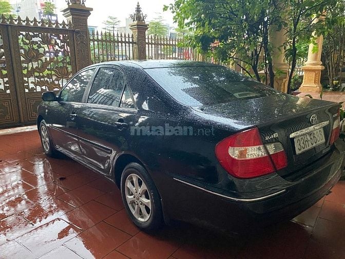 Bán xe Camry 2.4 số sàn màu đen, đăng ký lần đầu 2003
