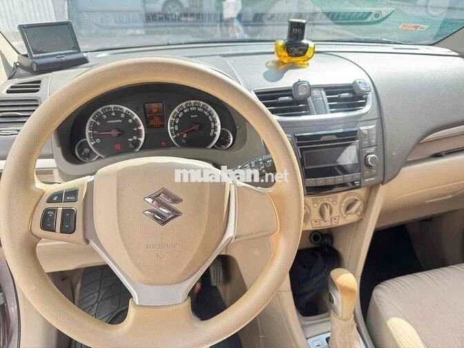 Suzuki Ertiga 2016 AT Xám Nỉ