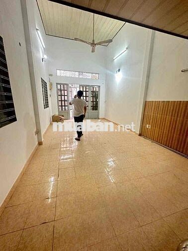 cho thuê nhà hẻm võ thành trang p10 tân bình. DT: 5m4 x 14m trệt lững