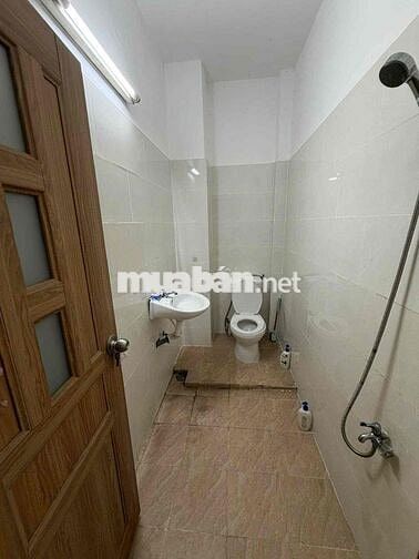 cho thuê nhà hẻm võ thành trang p10 tân bình. DT: 5m4 x 14m trệt lững