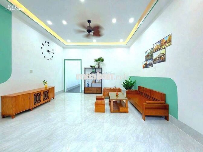 cho thuê nhà mới đẹp có nội thất nhiều cây xanh