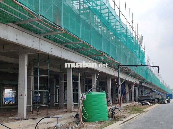 [BAO Ở] 200 NHÂN CÔNG BẾN LỨC LONG AN