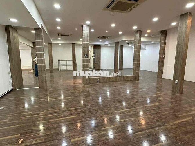 CHO THUÊ MẶT BẰNG  MỚI HOÀN THIỆN NGUYỄN THỊ MINH KHAI - QUẬN 3