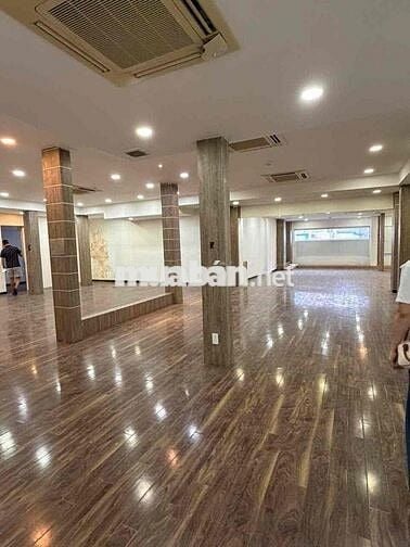CHO THUÊ MẶT BẰNG  MỚI HOÀN THIỆN NGUYỄN THỊ MINH KHAI - QUẬN 3