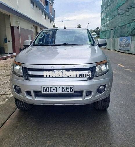 Ford Ranger 2.2 XLS Số sàn Bạc