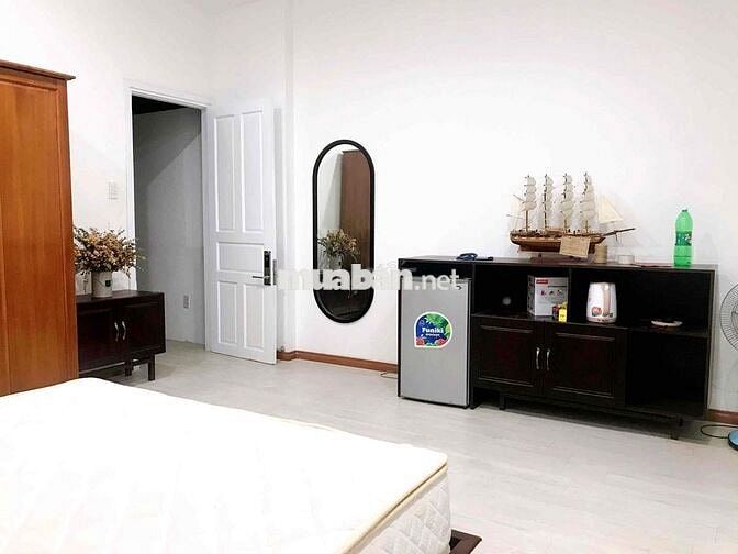 Cho thuê căn hộ 2 phòng : 1 ngủ, 1 trống tầng 2  đường Lê Thanh Nghị