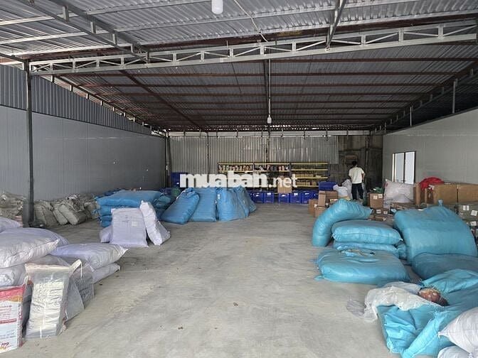 KHO,XƯỞNG SX 300M² GIÁ 25TR/T  Đ XE CÔNG NGAY TRƯỜNG CHINH