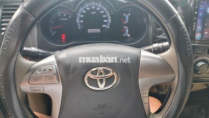 Toyota Fortuner 2013 Dầu Bạc