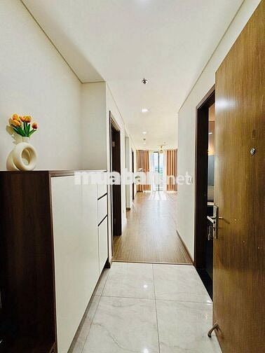Chính chủ Bán nhanh căn 2PN đẹp keng FPT 2 - diện tích hơn 72m2.