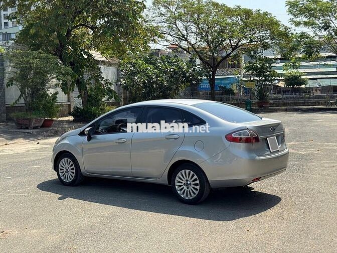 Ford Fiesta 1.6 Tự động 2012 Bạc