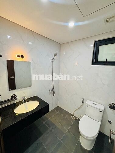 Chính chủ Bán nhanh căn 2PN đẹp keng FPT 2 - diện tích hơn 72m2.