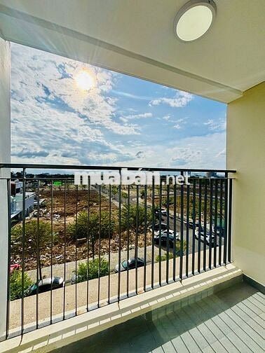 Chính chủ Bán nhanh căn 2PN đẹp keng FPT 2 - diện tích hơn 72m2.