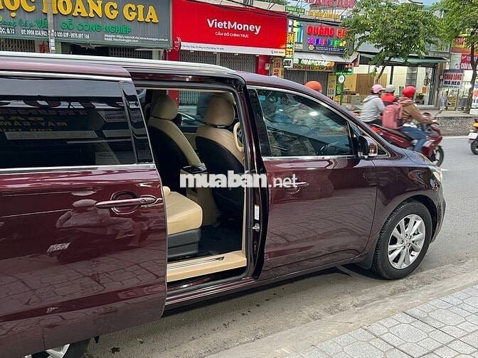 Kia Sedona DAT Luxury 2021 Đỏ mận 68.000 km