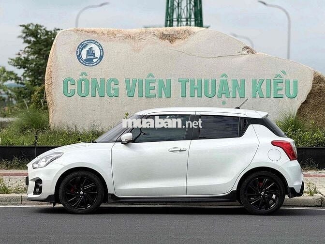 Suzuki Swift 2022 Trắng Nhiều Options Độ