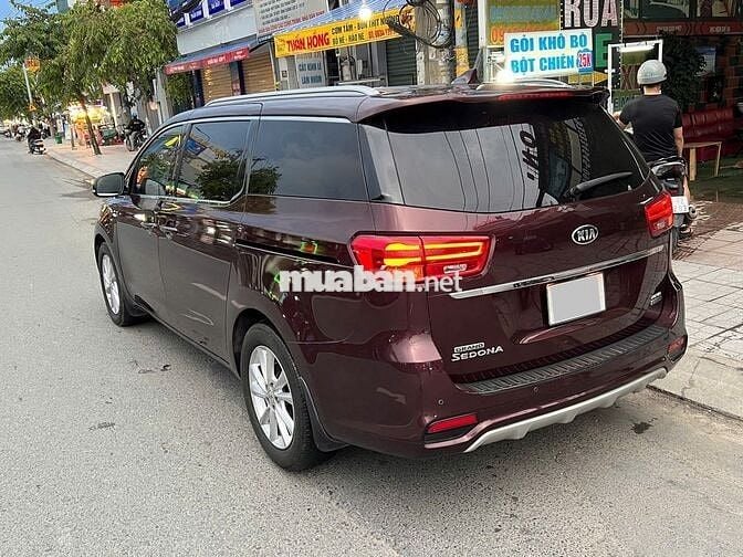 Kia Sedona DAT Luxury 2021 Đỏ mận 68.000 km