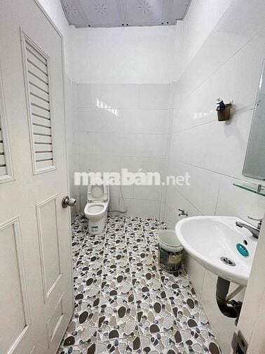 Nhà sân vườn mới 2 phòng hẻm Nguyễn Văn Trường