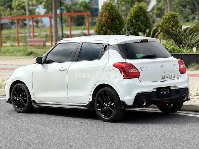 Suzuki Swift 2022 Trắng Nhiều Options Độ