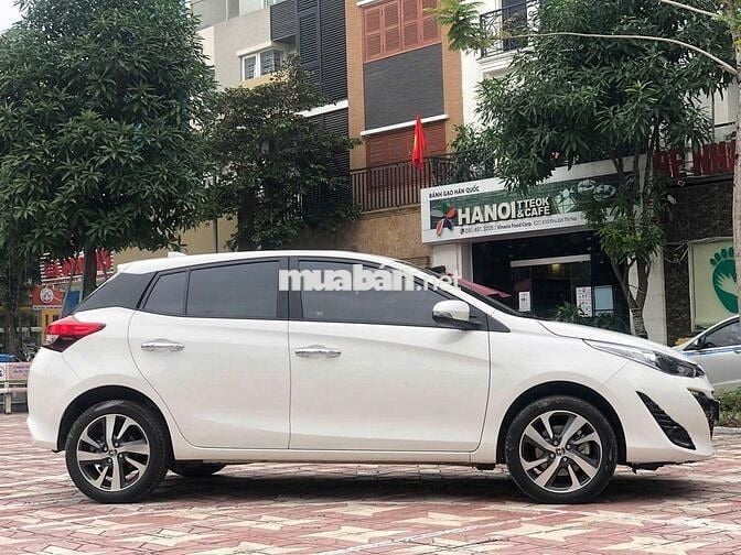 Toyota Yaris Trắng Số tự động