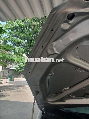Toyota Innova 2010 8 chỗ Bạc