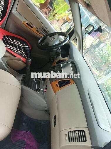 Toyota Innova 2010 8 chỗ Bạc