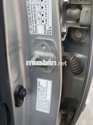 Toyota Innova 2010 8 chỗ Bạc
