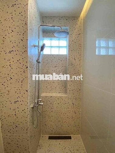 PHÒNG MỚI CÓ MÁY LẠNH GẦN NGÃ TƯ HÀNG XANH