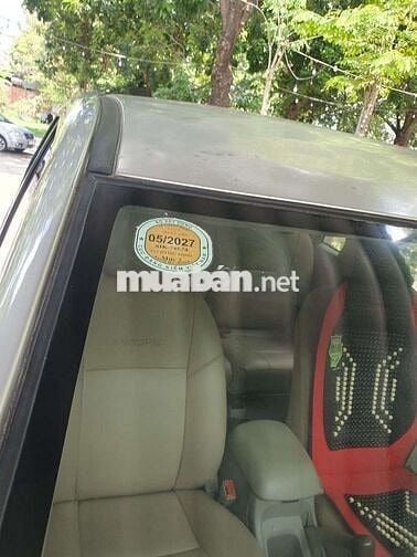 Toyota Innova 2010 8 chỗ Bạc