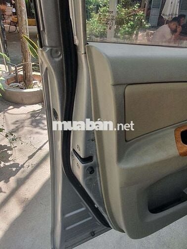 Toyota Innova 2010 8 chỗ Bạc