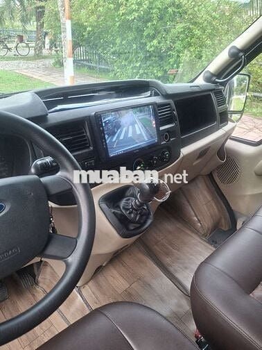 Ford Transit 2018 Bản trung Bạc