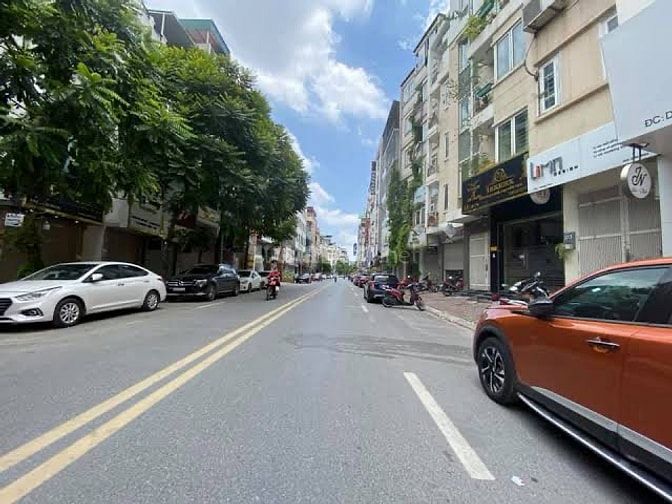 Nhà 6T thang máy vị trí đắc địa Mp Trung Phụng-Xã Đàn vỉa hè 4m kd tốt