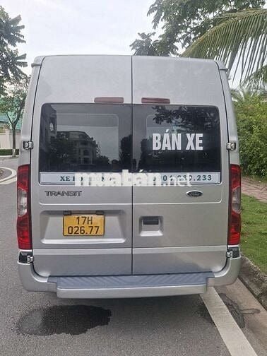 Ford Transit 2018 Bản trung Bạc