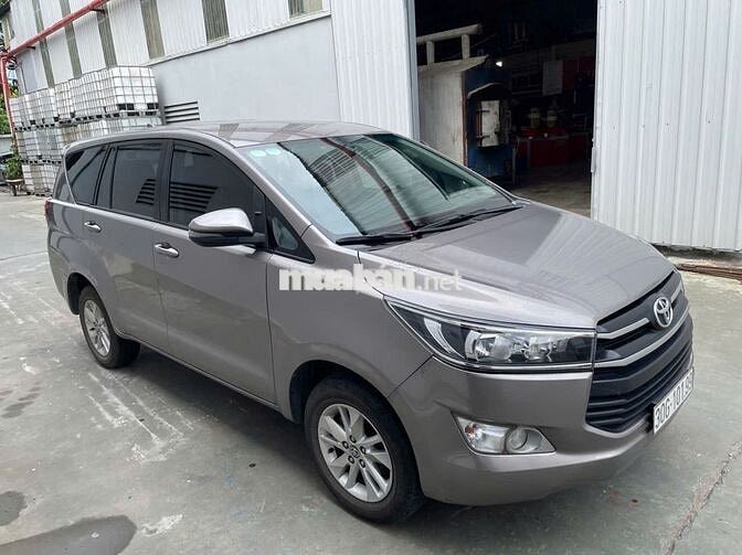Toyota Innova 2.0E 2019 Nâu 7 chỗ