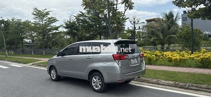 Toyota Innova 2017 Bạc