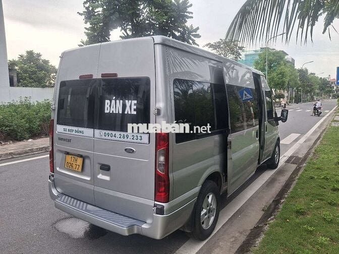 Ford Transit 2018 Bản trung Bạc