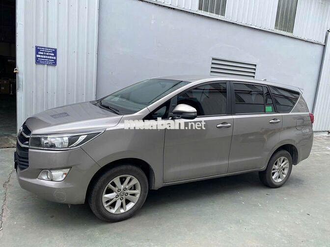 Toyota Innova 2.0E 2019 Nâu 7 chỗ