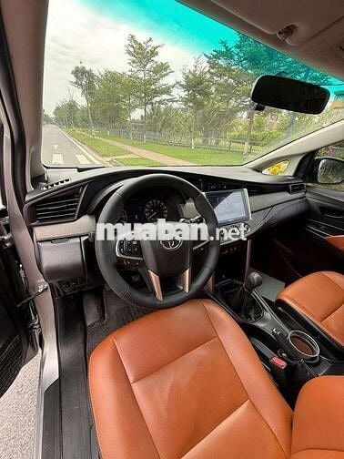 Toyota Innova 2017 Bạc
