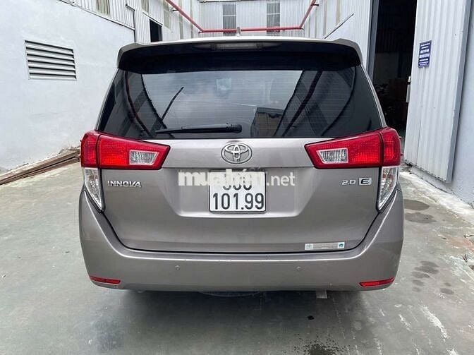 Toyota Innova 2.0E 2019 Nâu 7 chỗ