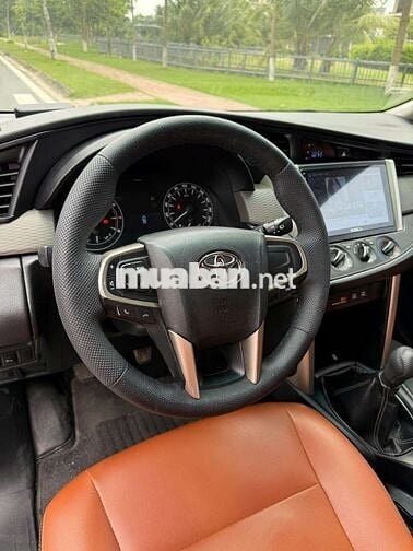 Toyota Innova 2017 Bạc