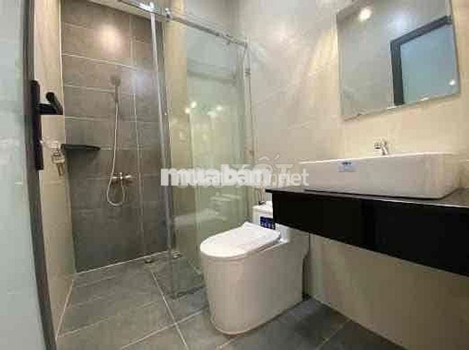 Cho thuê phòng cửa sổ to ngay chợ Hoà Hưng gần Vạn Hạnh mall quận 10