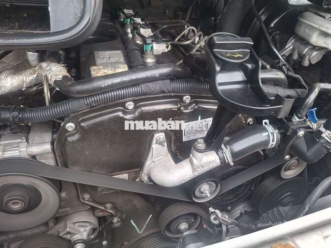 Ford Transit 2018 Bản trung Bạc