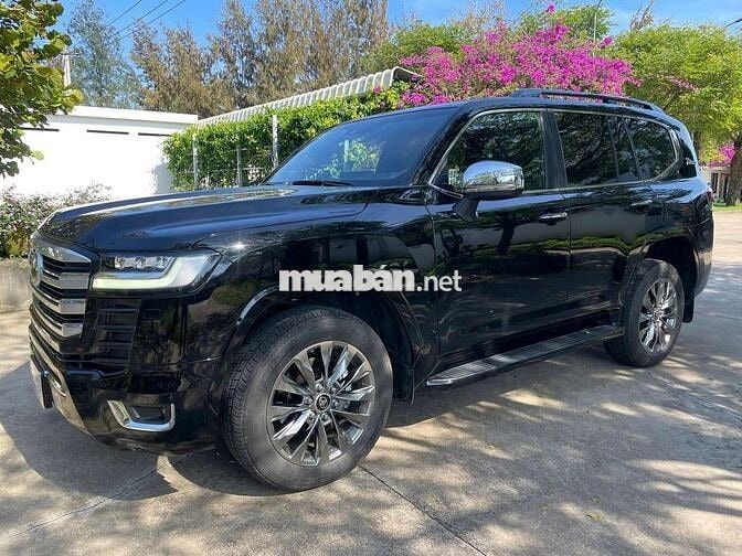 Toyota Land Cruiser 2024 Đen 18000 km