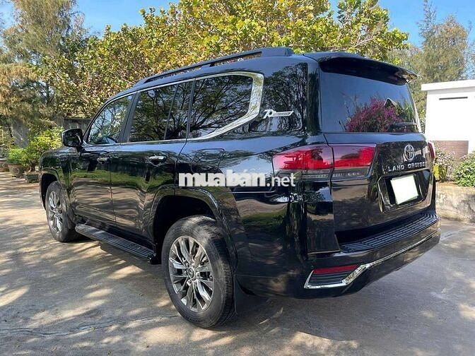 Toyota Land Cruiser 2024 Đen 18000 km