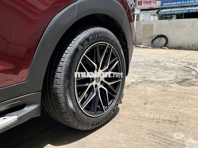 Hyundai Tucson ATH 2017 màu đỏ pha lê