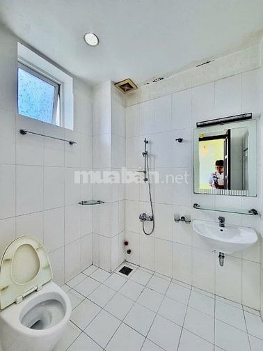Bán nhà mặt tiền Phạm Văn Đồng, P.3, Gav: 5,8 x 7m, giá 9,8 tỷ
