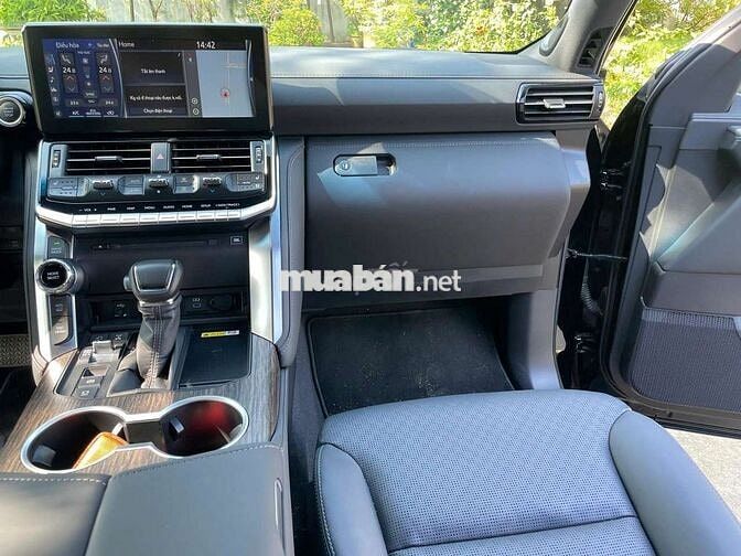 Toyota Land Cruiser 2024 Đen 18000 km