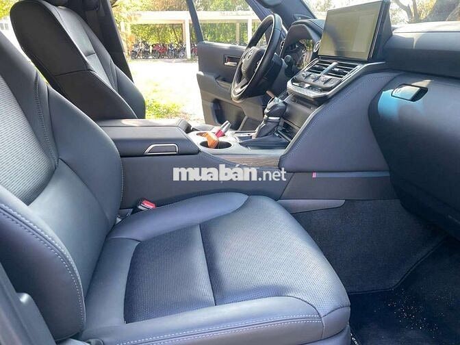 Toyota Land Cruiser 2024 Đen 18000 km