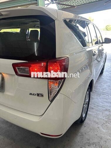 Toyota Innova 2018 2.0E Số sàn Trắng